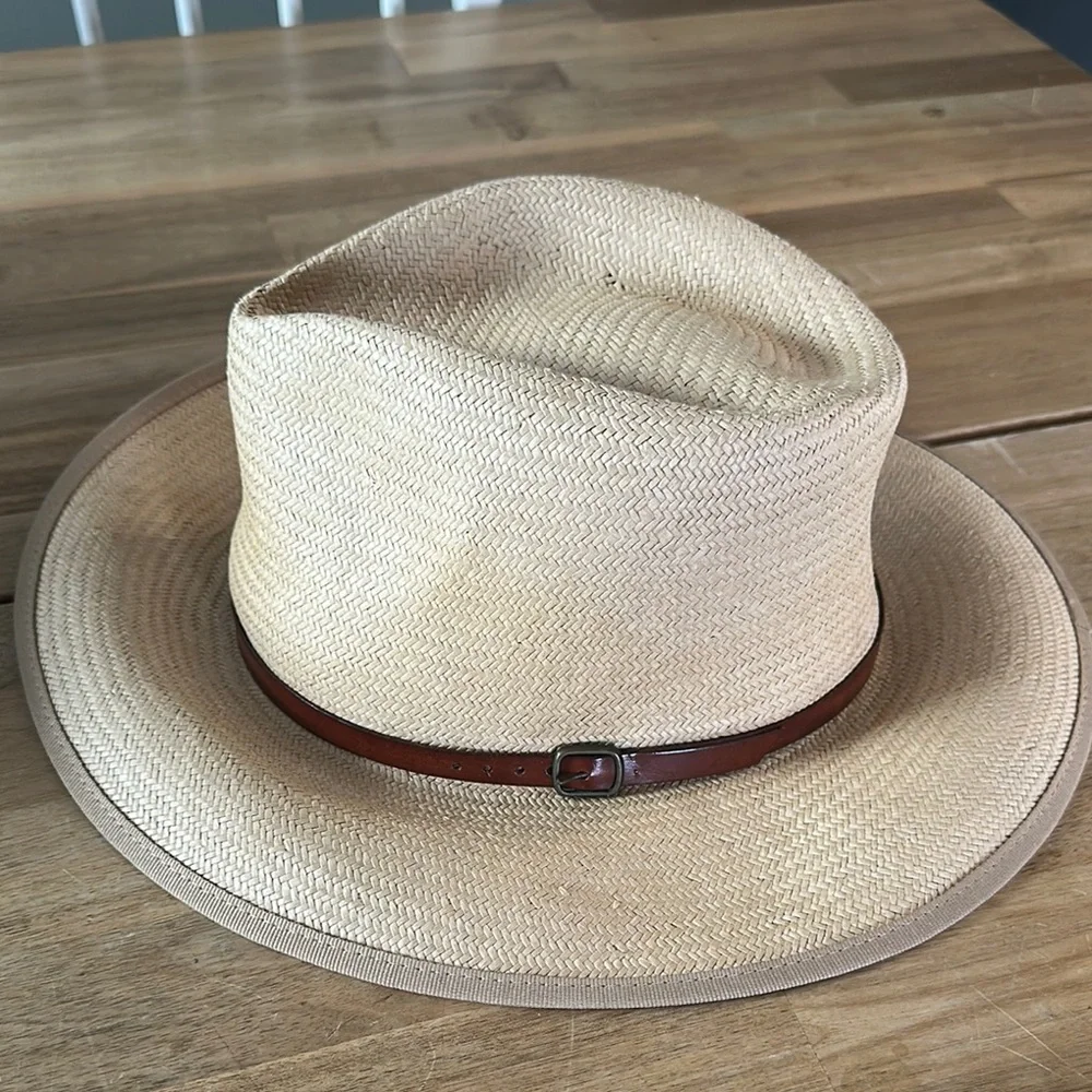 BARNEYS NEW YORK STRAW HAT
